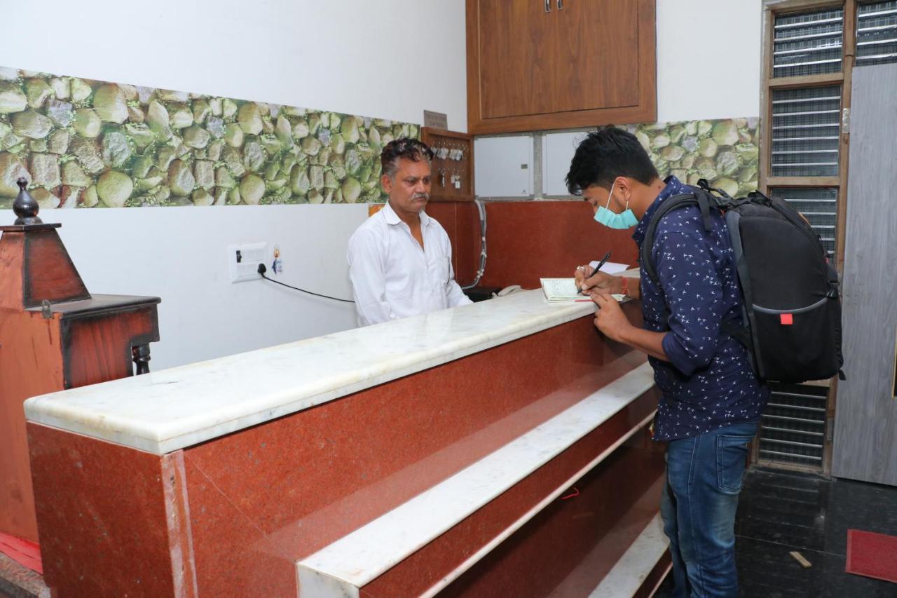 Hotel Kcr آغْرا المظهر الخارجي الصورة
